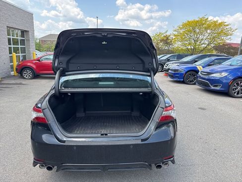 Used 2018 Toyota Camry XSE FWD image 5