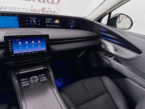 New 2026 Lincoln Nautilus Reserve AWD/4WD image 26