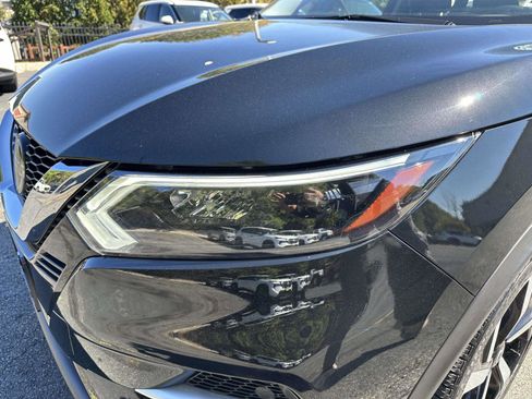 Used 2021 Nissan Rogue Sport SL w/ Premium Package image 8