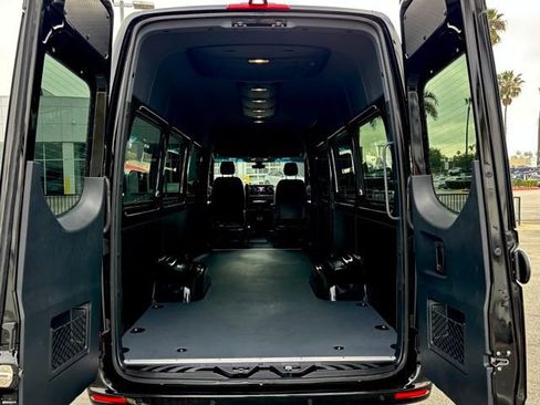 Used 2025 Mercedes-Benz Sprinter 3500 image 31
