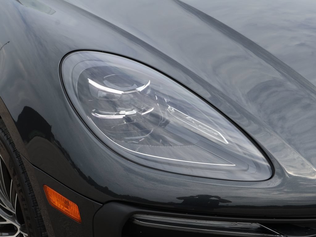 Certified 2024 Porsche Macan AWD/4WD image 14