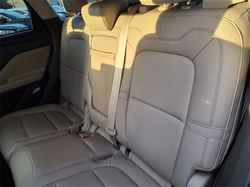 Certified 2022 Lincoln Corsair FWD image 9