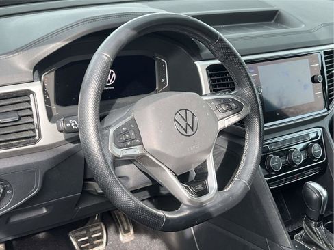 Used 2022 Volkswagen Atlas SEL Premium image 13