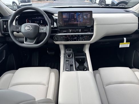 New 2026 Nissan Pathfinder SL w/ SL Premium Package image 18