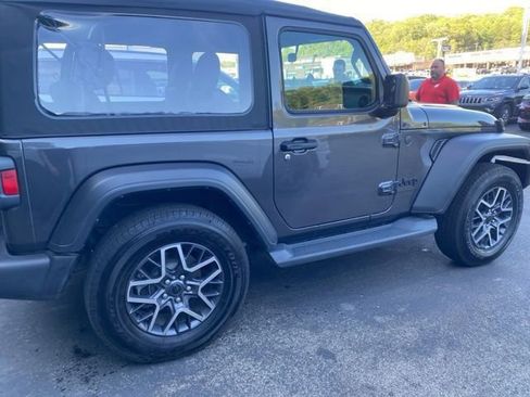 Certified 2025 Jeep Wrangler Sport AWD/4WD image 3