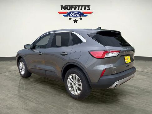 Used 2022 Ford Escape SE w/ Cold Weather Package AWD/4WD image 3