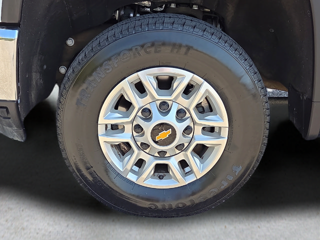 Used 2025 Chevrolet Silverado 2500 LT w/ Convenience Package AWD/4WD image 9