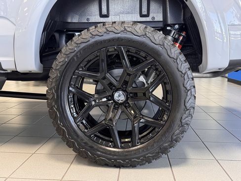 New 2025 Ford F150 Lariat w/ Equipment Group 502A High image 12