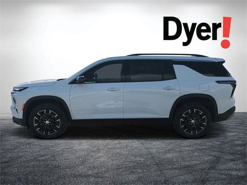 Used 2025 Chevrolet Traverse LT w/ Sun and Wheel Package image 7