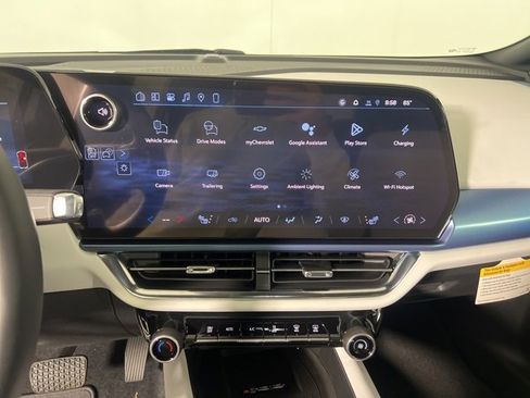 New 2026 Chevrolet Equinox EV LT image 21