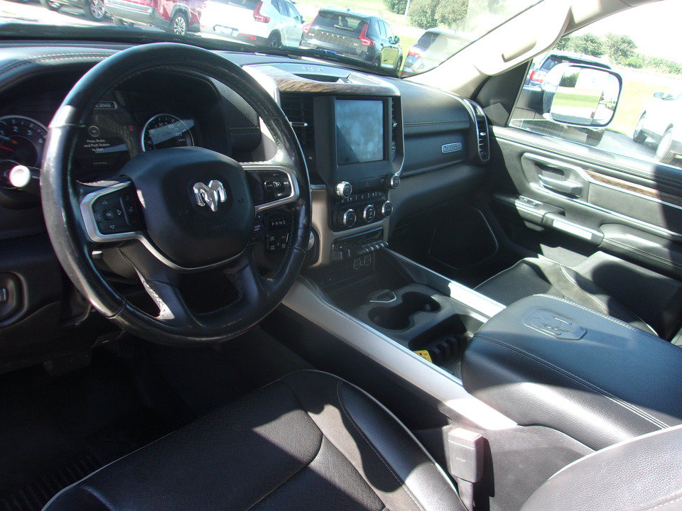 Used 2019 RAM 1500 Laramie AWD/4WD image 9