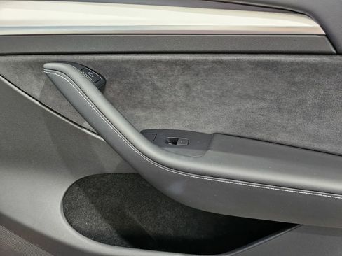Used 2023 Tesla Model Y Long Range AWD/4WD image 6