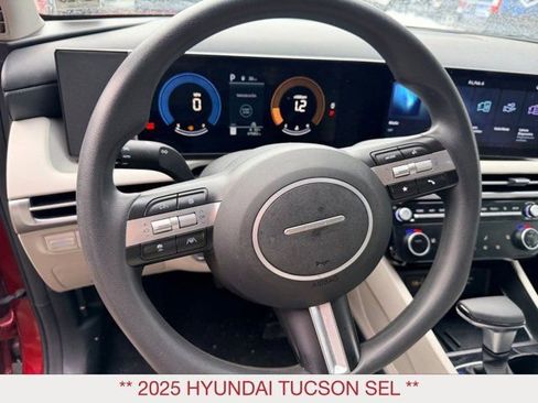 Used 2025 Hyundai Tucson SEL image 11