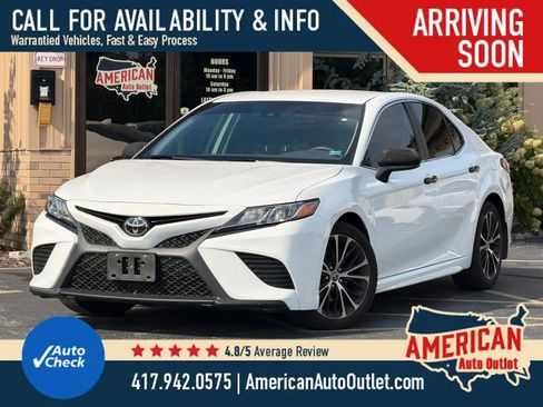 Used 2020 Toyota Camry SE FWD image 2