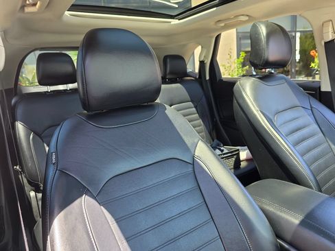 Used 2016 Ford Edge SEL w/ Equipment Group 201A FWD image 16
