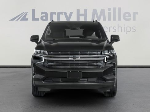 Used 2022 Chevrolet Tahoe RST w/ Luxury Package AWD/4WD image 7