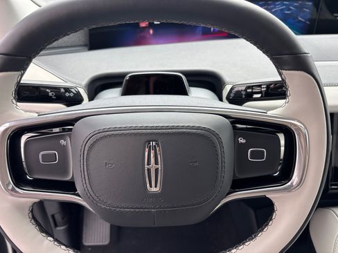 New 2026 Lincoln Navigator L Reserve AWD/4WD image 15
