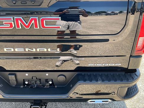 Used 2026 GMC Sierra 1500 Denali w/ Technology Package AWD/4WD image 8