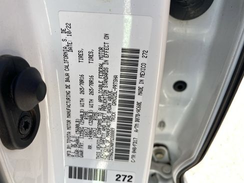 Certified 2023 Toyota Tacoma TRD Off-Road image 31