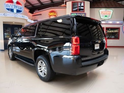 Used 2020 Chevrolet Suburban LT image 4