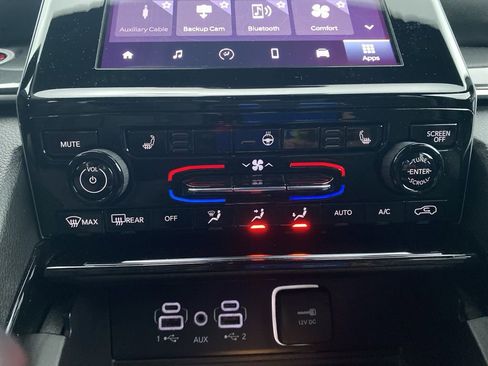 Used 2023 Jeep Grand Cherokee Altitude image 26