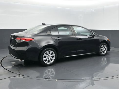Used 2020 Toyota Corolla LE FWD image 8
