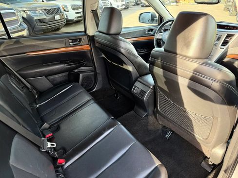 Used 2014 Subaru Outback 2.5i Limited AWD/4WD image 18
