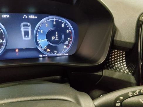 Used 2022 Volvo XC40 T5 R-Design w/ Advanced Package image 23