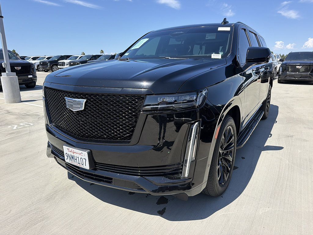 Used 2023 Cadillac Escalade ESV Sport Platinum w/ LPO, ONYX Package AWD/4WD image 2