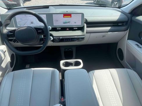 Used 2024 Hyundai Ioniq 5 Limited image 10