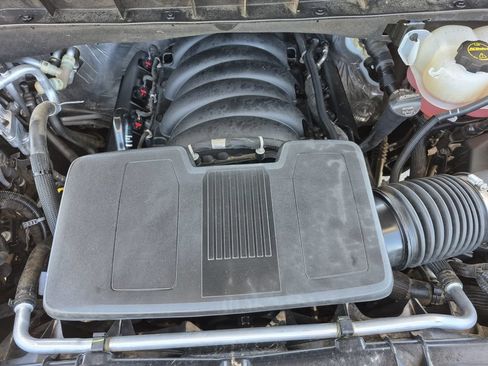 Used 2025 Chevrolet Tahoe LT AWD/4WD image 17