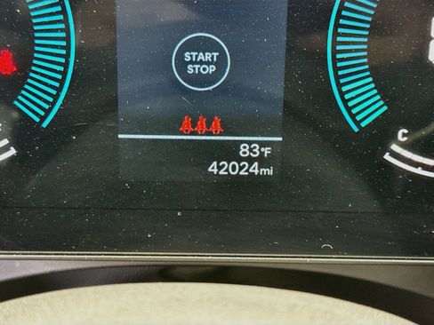 Used 2025 Hyundai Sonata SEL FWD image 19