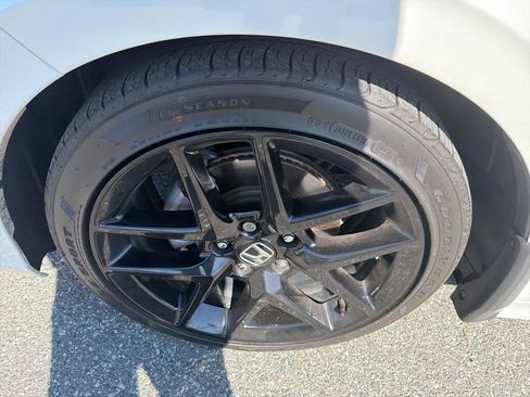 Used 2024 Honda Civic Sport image 11