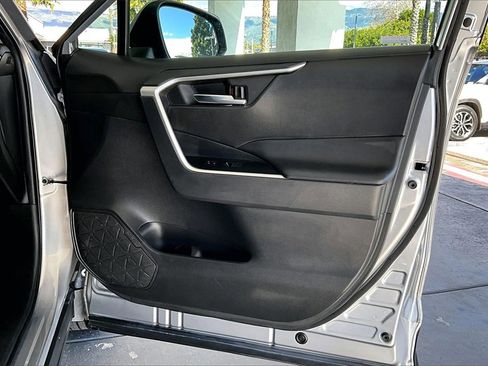 Certified 2022 Toyota RAV4 XLE image 28