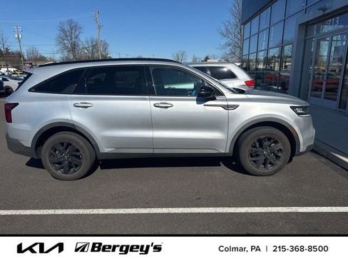 Certified 2021 Kia Sorento S w/ Panoramic Sunroof Package AWD/4WD image 5
