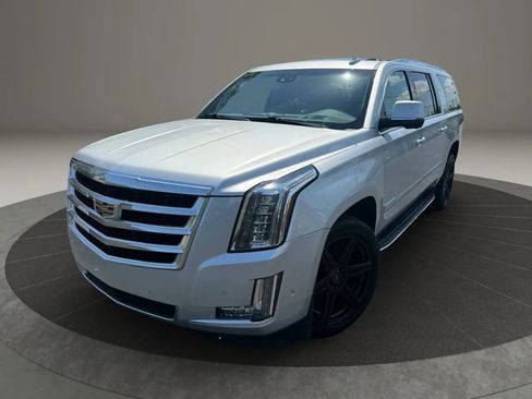 Used 2020 Cadillac Escalade ESV Luxury RWD image 2