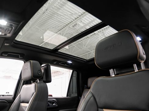 Used 2023 GMC Yukon AT4 w/ AT4 Premium Package AWD/4WD image 4