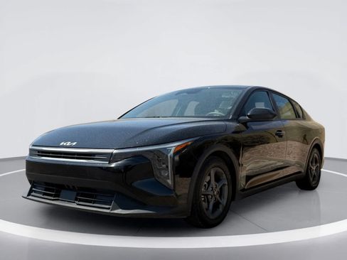 Used 2025 Kia K4 FWD image 2
