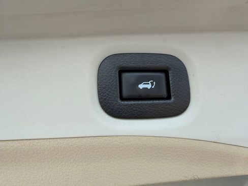 Used 2020 Nissan Rogue SV w/ Premium Package FWD image 36
