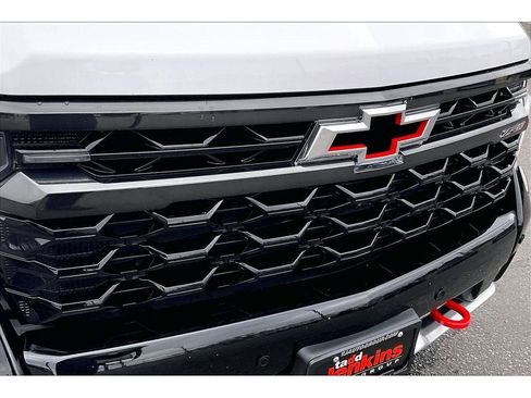 Used 2025 Chevrolet Silverado 1500 ZR2 w/ Technology Package image 31