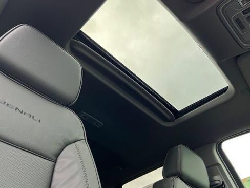 New 2026 GMC Sierra 3500 Denali w/ Denali Reserve Package image 15