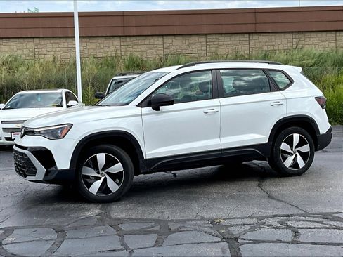 Used 2025 Volkswagen Taos S AWD/4WD image 2