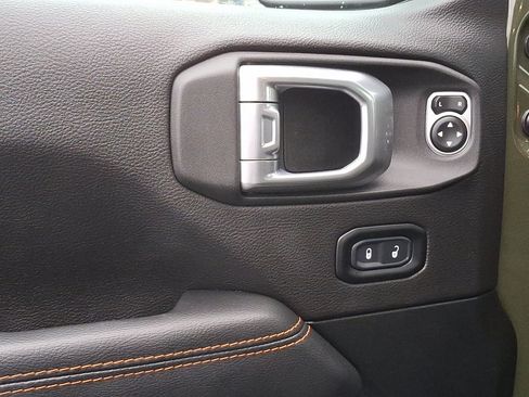 Used 2023 Jeep Gladiator Mojave w/ Cold Weather Group image 18