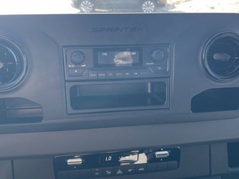 Used 2024 Mercedes-Benz Sprinter 2500 image 20