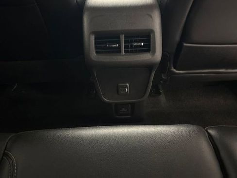 Used 2024 GMC Terrain SLT image 22