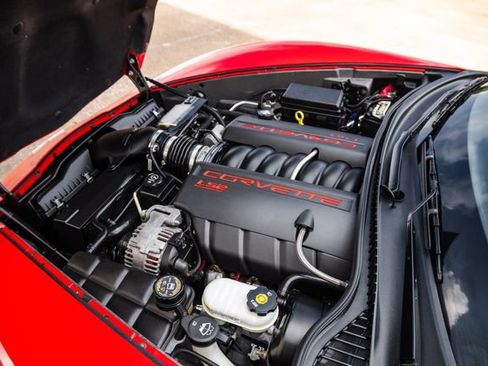 Used 2005 Chevrolet Corvette Coupe w/ Preferred Equipment Group RWD image 27