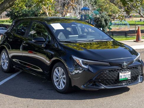 Used 2023 Toyota Corolla SE image 4