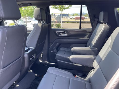 Used 2022 Chevrolet Tahoe Z71 w/ Luxury Package AWD/4WD image 14