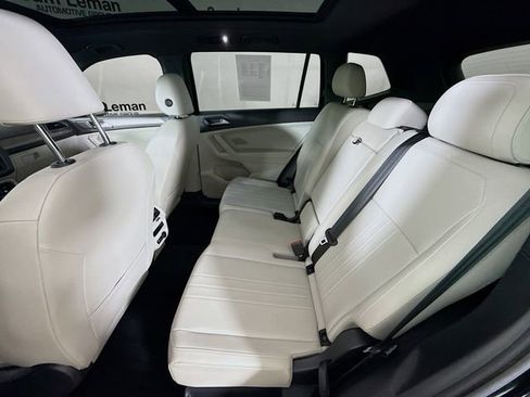 Used 2023 Volkswagen Tiguan SE R-Line image 23