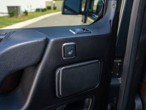 Used 2015 Mercedes-Benz G 63 AMG 4MATIC image 43